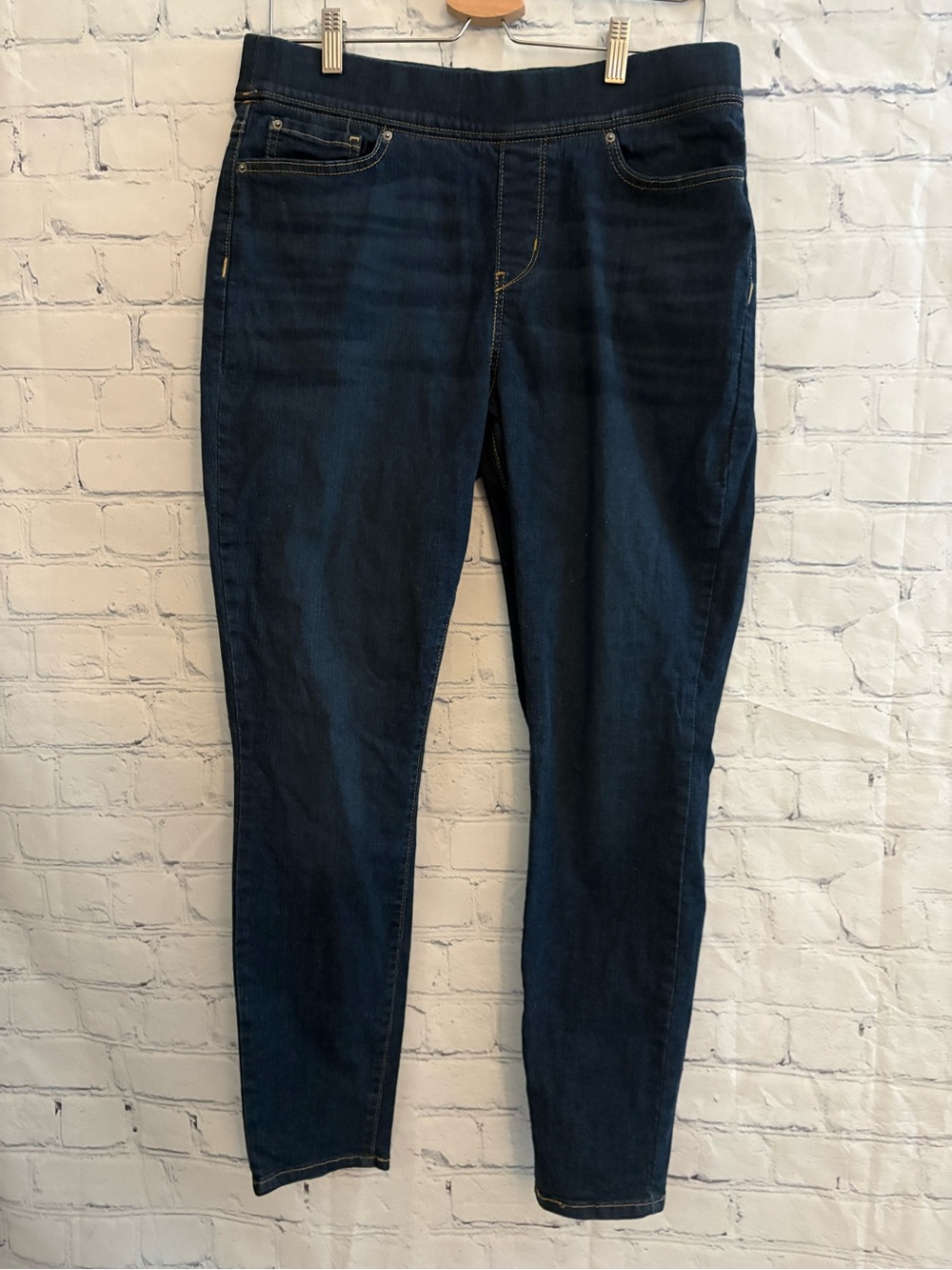 Signature Levi Strauss High Rise Totally Shaping Pull On Skinny Jeans Size 14